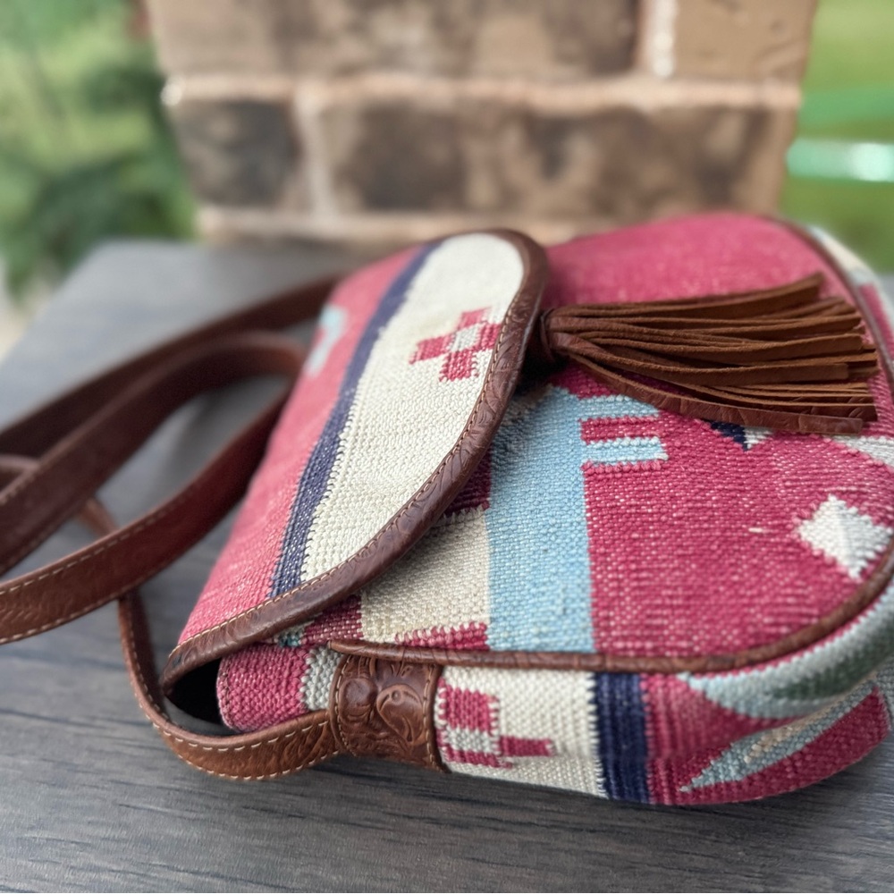 Artisan Southwestern Bohemian Saddle Blanket Leather Strap Crossbody Bag - Picture 11 of 15